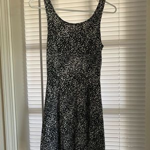 AE Black/white pattern dress